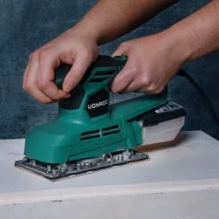 VONROC Ponceuse Vibrante 240W – 90x187mm – Boîtier De Récupération De Poussière Et 12 Feuilles Abrasives Inclus 9 VONROC Ponceuse Vibrante 240W – 90x187mm – Boîtier De Récupération De Poussière Et 12 Feuilles Abrasives Inclus -Ponceuse et polisseuse Soldes 23345336 3