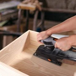 TACKLIFE Ponceuse Vibrante 300W, 6 Vitesses Réglables (6000-12,000RPM), Surface Grande 230x115mm, 10*Papiers Abrasifs Inclus, Dépoussiérage, Système De Fixation Du Papier Abrasif - PSS02A -Ponceuse et polisseuse Soldes 44000317 5