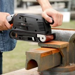 GIZCAM Ponceuse à Bande 600 W Avec Vitesses Réglables De 360 ​​à 560 Tr/min, 13 Bandes 75 X 457 Mm, Moteur Puissant En Cuivre Pur, Câble De 3 Mètres.